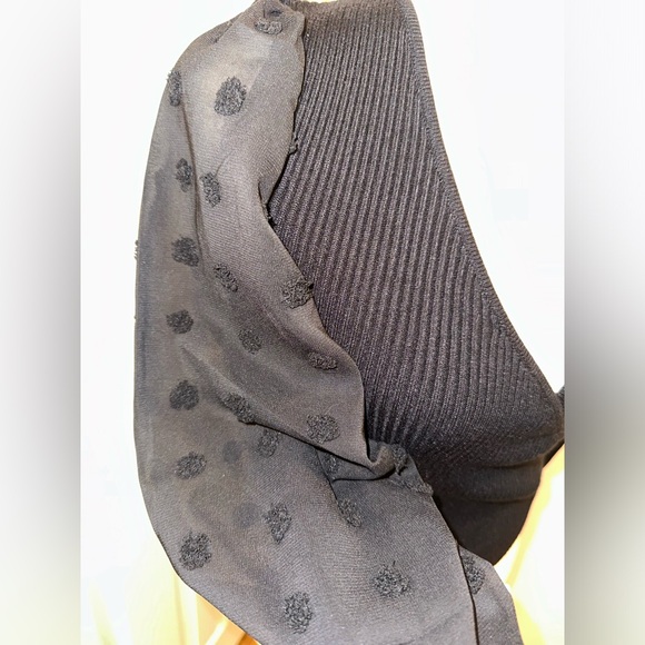 Lulu’s Ribbed Cropped Top - Picture 2 of 5